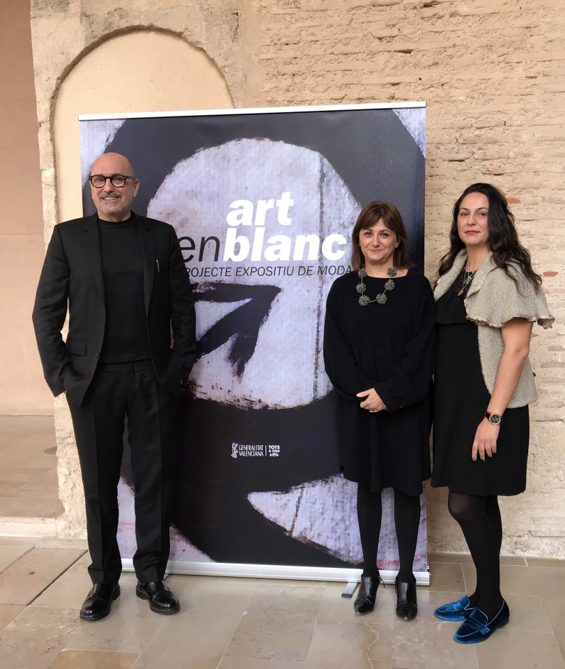 e ha presentado esta mañana ARTENBLANC en el Centre del Carme Cultura Contemporània de València, un proyecto de moda