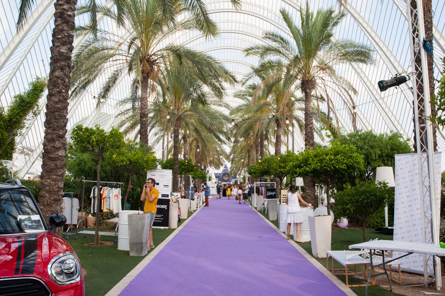 HELLO VALENCIA CELEBRA SU TRADICIONAL SUMMER VILLAGE PARTY