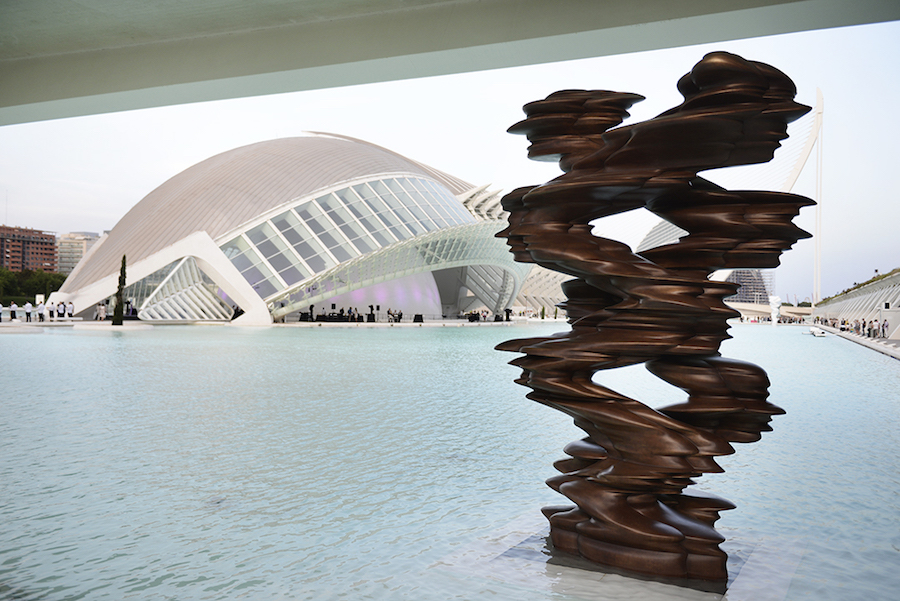 Exposición "Seis Esculturas" del artista Tony Cragg en la Ciudad de las Artes y las Ciencias de Valencia