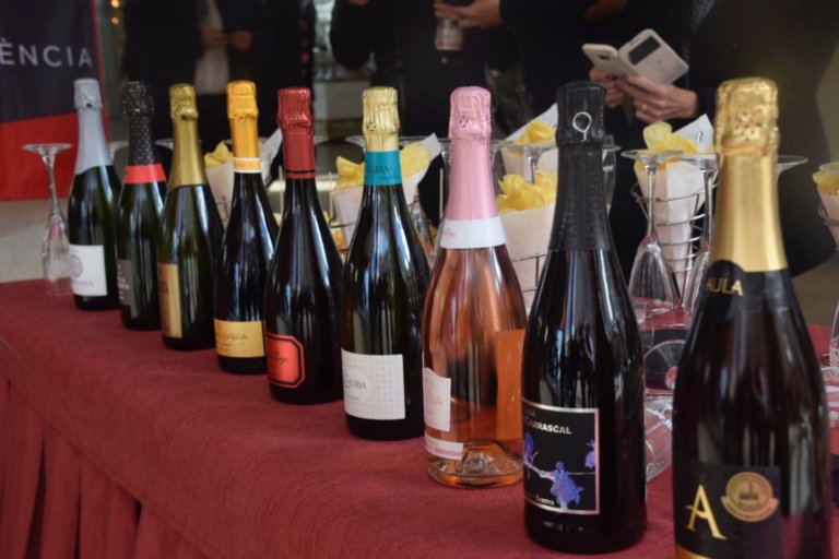 LA CONSTELACIÓN DE ESTRELLAS DEL CAVA VALENCIANO TOMA EL MERCADO COLÓN