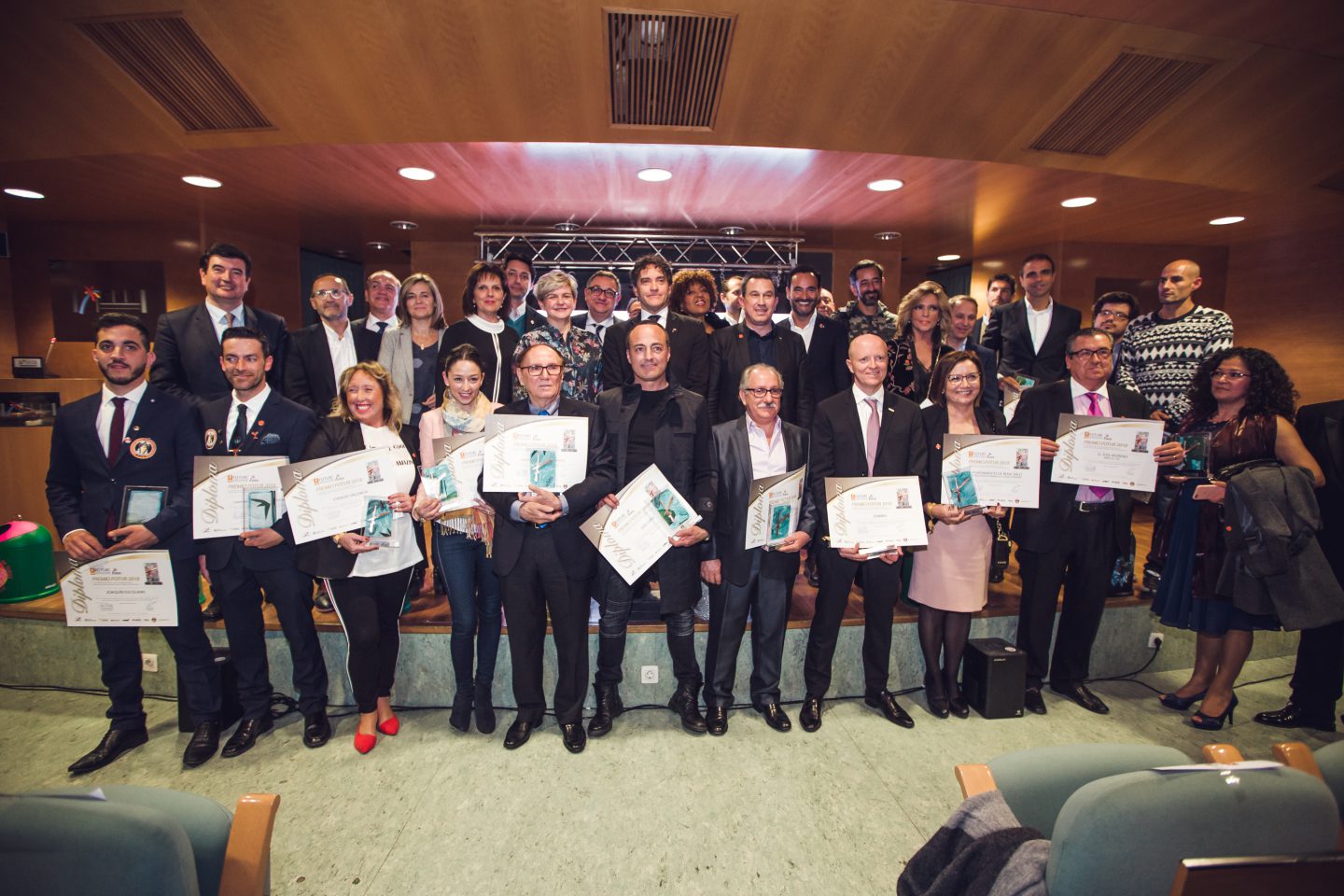 OTUR premiará la trayectoria profesional de Ricard Camarena y la Horchatería Daniel