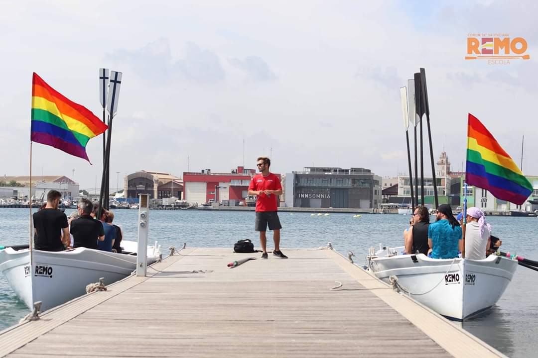 Participantes en la regata contra la LGTBIfobia en el deporte