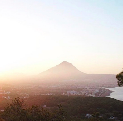 ¿Buscando planes para este verano? Todos los viernes, sábados y domingos tienes una cita con Tico y Tica en el Molí de Jávea.