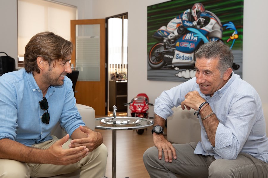 Toni Vivó entrevista a Jorge Martínez Aspar para la revista Hello Valencia