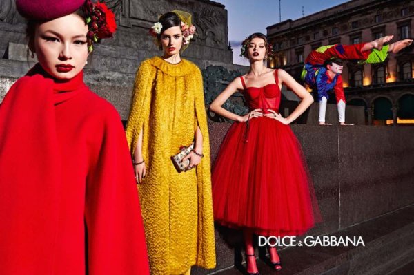 MODA Y MÁS, POR JOSEP LOZANO