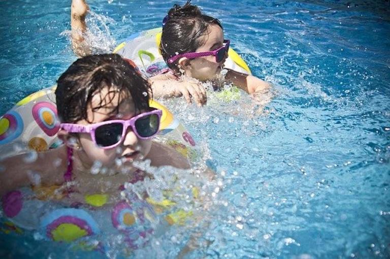 conjuntivitis piscinas niños