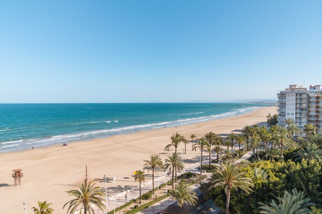 playa cullera comunidad valenciana en primavera