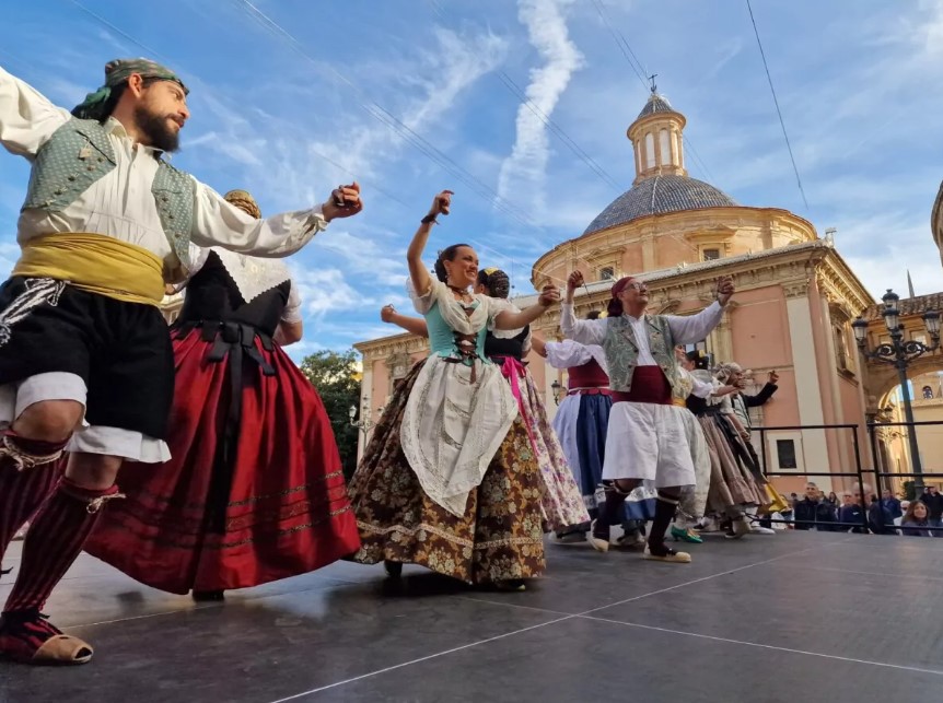 BAILES POPULARES COMISIONES FALLERAS