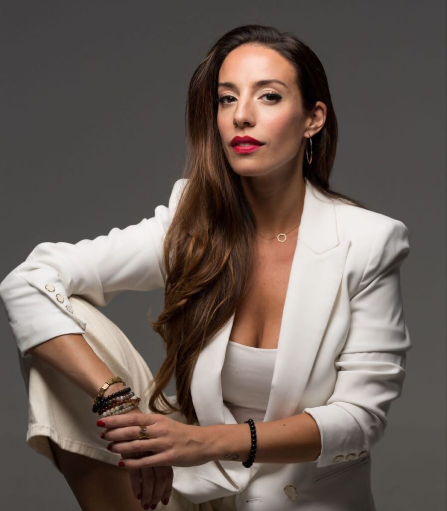 ANA VILA