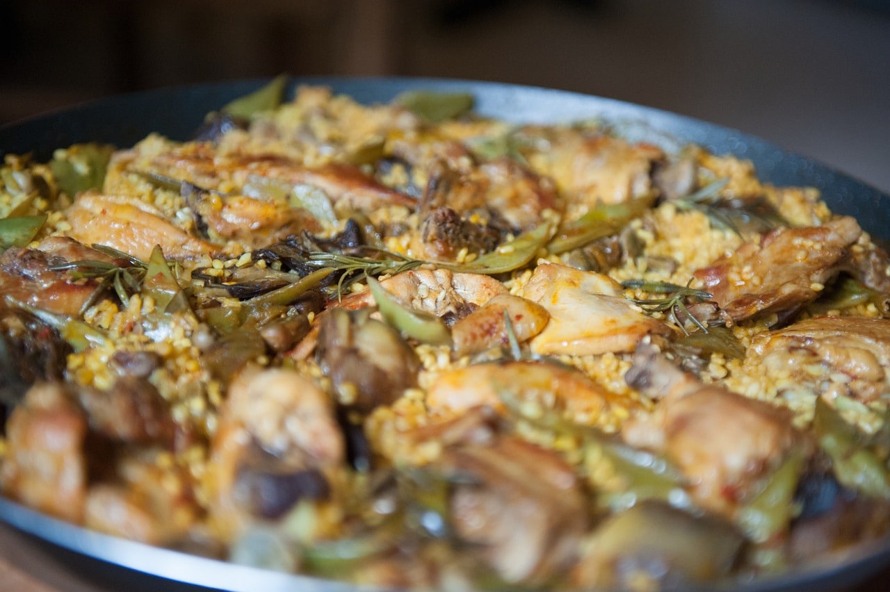 Paella valenciana cocinada