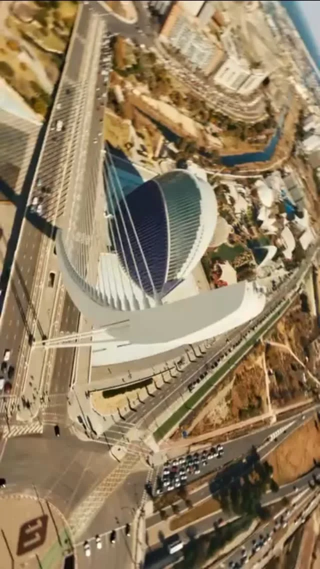 Pensábamos que habíamos visto la Ciudad de las Artes desde todos los ángulos y perspectivas…
✨ ¡Pero llega @andriu_fpv y nos deja sin palabras!

Gracias por este vídeo espectacular, por volar tan cerca del arte y mostrarnos Valencia desde una nueva perspectiva.
🔝 Brutal trabajo de pilotaje, creatividad y emoción. ¡Dale al play y flipa! 🚁💙
